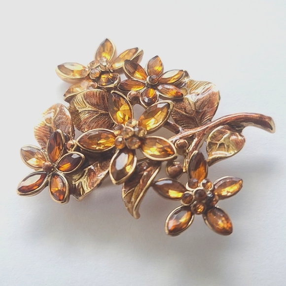 LC Flowers and Leaves with Gems Accents Brooch Gold Tone - Picture 3 of 6